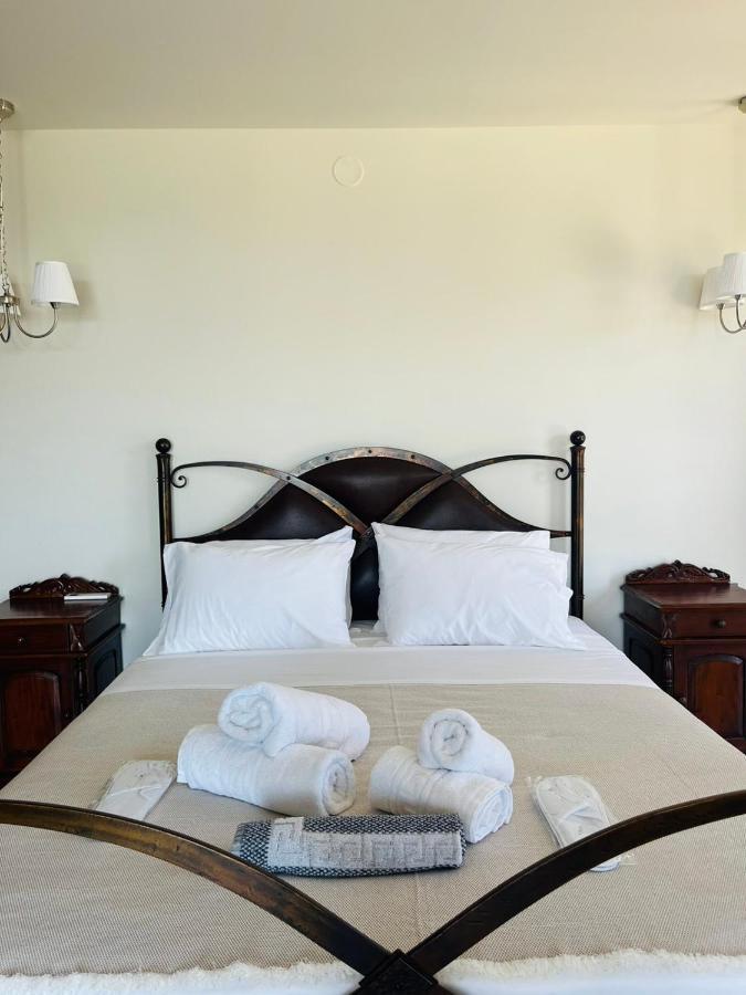 Suites Ris เนอาเปรามอส ภายนอก รูปภาพ